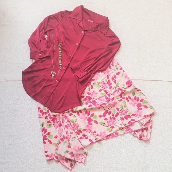 🐱Lux Fushia Blouse - Picture 2 of 5